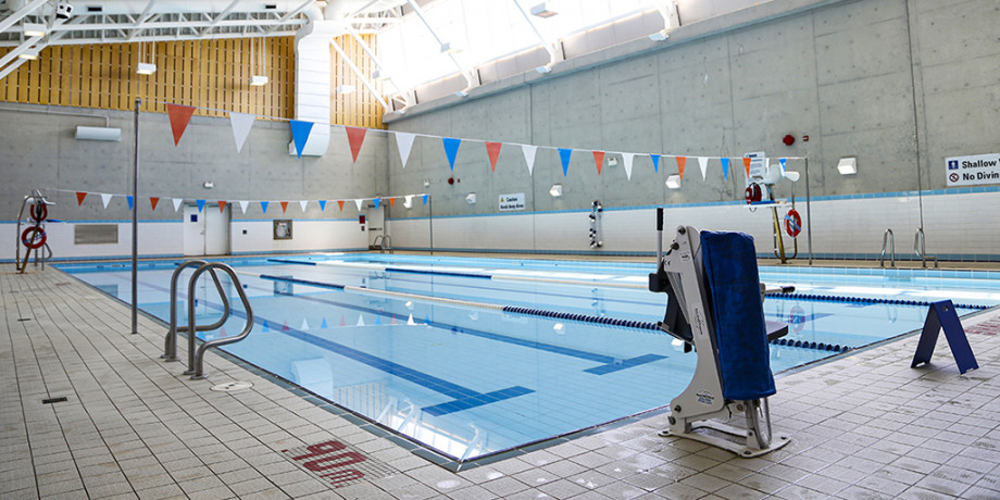 Indoor_Swimming.1_.jpg