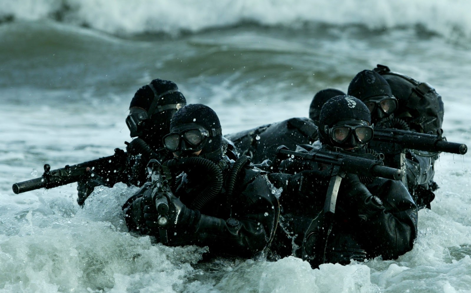 machine-gun-gun-sea-water-marine-commandos-commandos-other1.jpg